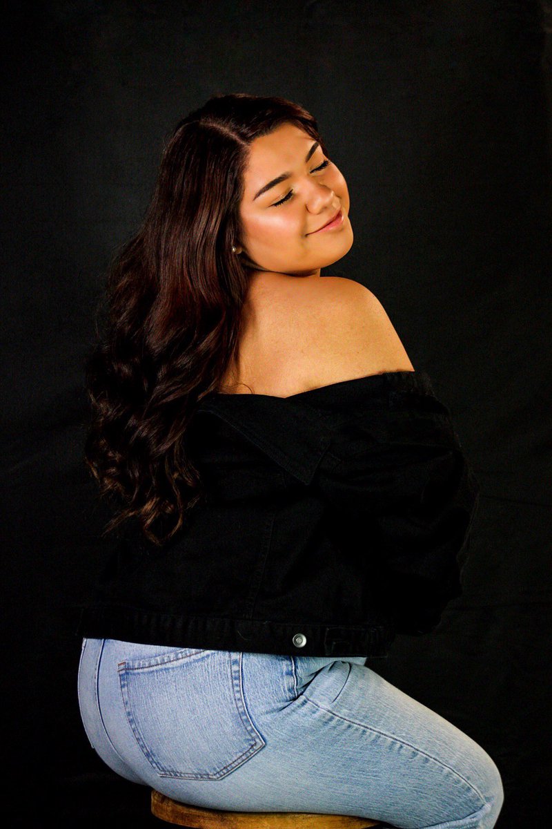 Jlensephtgraphy's tweet photo. Portrait Minis!
May 26th-28th

20 minute sessions
5 High resolution photos
$50 due the day of !

11 spots available!

These are great for Birthdays, Fun portraits, Business branding, and etc.
Take advantage of this deal!🤩

Click the link to book!

https://t.co/Hc1MKscaux https://t.co/FXmdYlgViC