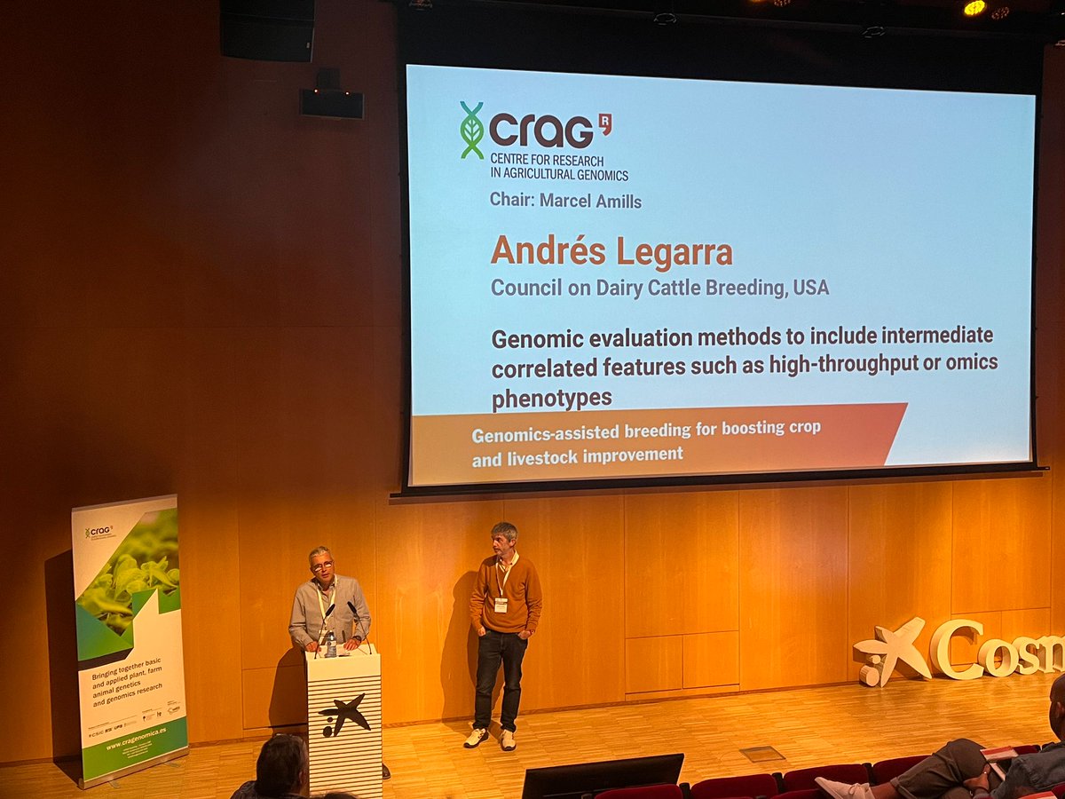 cragenomica's tweet photo. Continuing with #BreedingConference23 interesting questions are being answered:
What mobile elements are active in bovine, and how can we measure their transmission? ๐ฎ
How can plants produce such a variety of chemicals? โ๏ธ
What's next after genomic selection? ๐งฌ https://t.co/IFkMFQHYNO