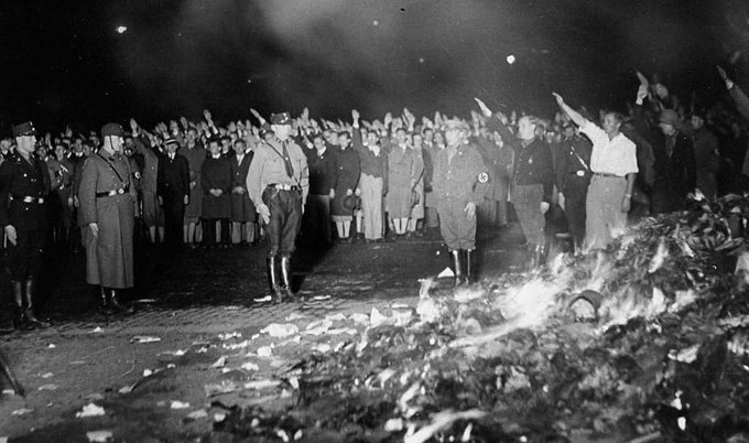 AuschwitzMuseum tweet picture