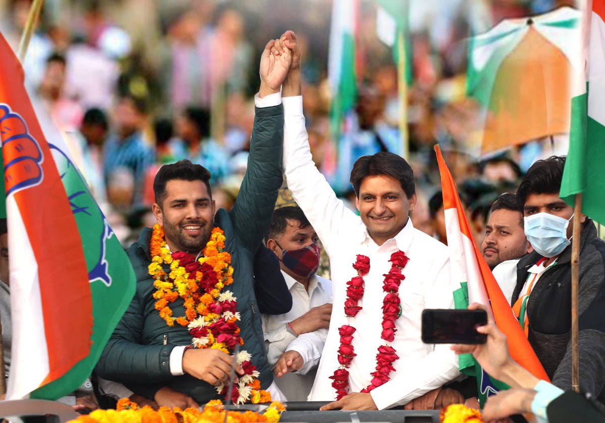 DeependerSHooda's tweet photo. सोनीपत के लोकप्रिय मेयर और हमारे युवा संघर्षशील भाई @nikhilmadaaninc को जन्मदिन की ढेरों बधाई एवं शुभकामनाएं। 

आप स्वस्थ, प्रसन्न व दीर्घायु हों ऐसी मंगलकामनाएं हैं। https://t.co/EQQs9PDiM0