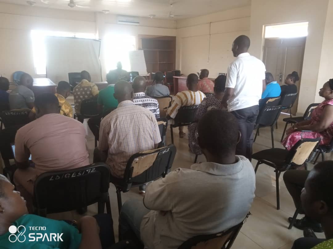 LambussieK's tweet photo. The DDE and the District Enabler took turns encouraging the officers to continue to observe lessons as well as the PLC sessions, and then submit using the kobocollect tool as proof of work done. https://t.co/Ls3hH9pRDQ