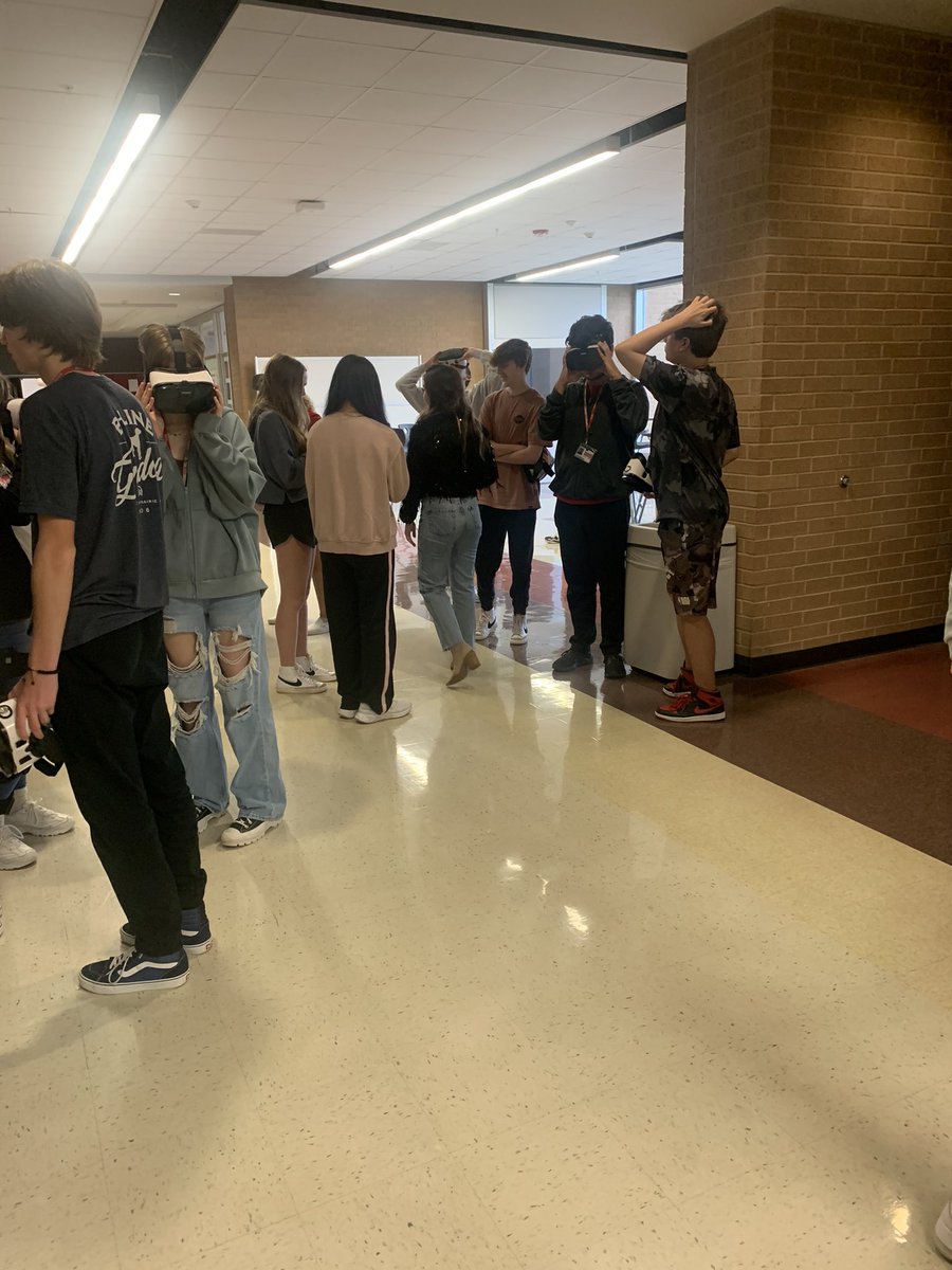 Ms. Harding worked hard to create an immersive experience for her students this morning by providing them the opportunity to virtually explore the Dominican Republic, which serves as the setting of an excerpt they read together. She’s so stinking cool. 😍 <a href="/MsHardingsELAR/">Lauren Harding</a> <a href="/MHS9th/">MHS 9th Grade Campus</a>