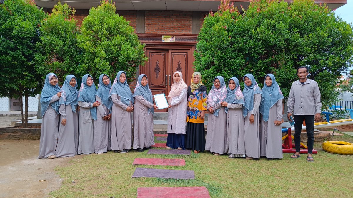Yuvinazz's tweet photo. MasyaaAllah, pertama kali menghadapi akreditasi sekolah. Sebagai admin, rasanya nano-nano sekali... https://t.co/lKAAwVQj6U