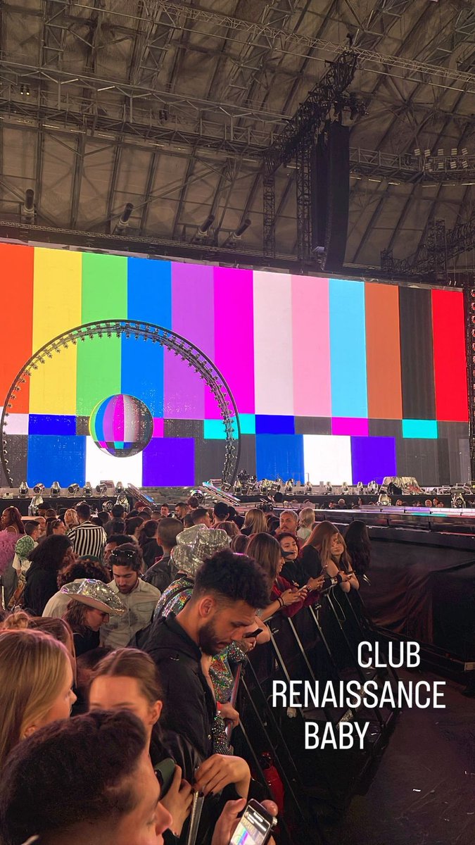beyhivecombr's tweet photo. 2 horas e meia para o início do show  #RenaissanceWorldTour https://t.co/42BtTiO7aW