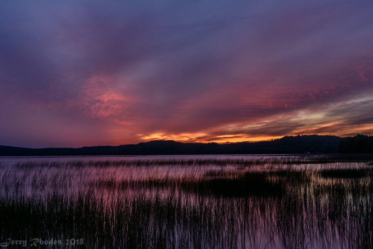 JRhodes1776's tweet photo. #RoundPond, Charlotte Maine.
In Maine: there are things called "ponds" that are bigger than lakes and "lakes" that are smaller than ponds, and both with no names.
Most of it has to do with the depth of the water but none of that effects its usefulness as a scene for a photo. https://t.co/JktfCK4ZuH