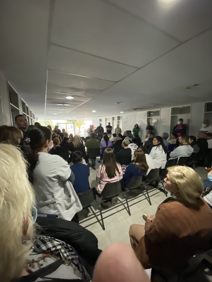 <a href="/ljuez/">Luis Juez</a> en la asamblea de los equipos de salud del Hospital Córdoba Escuchando cómo después de 24 años el <a href="/gobdecordoba/">Gobierno de Córdoba</a> destrozó la salud pública. <a href="/MartinLlaryora/">Martín Llaryora</a> se animará a ir a escuchar?  Saldrá de su despacho de 60millones?  Se animará a debatir? #FinDeCiclo