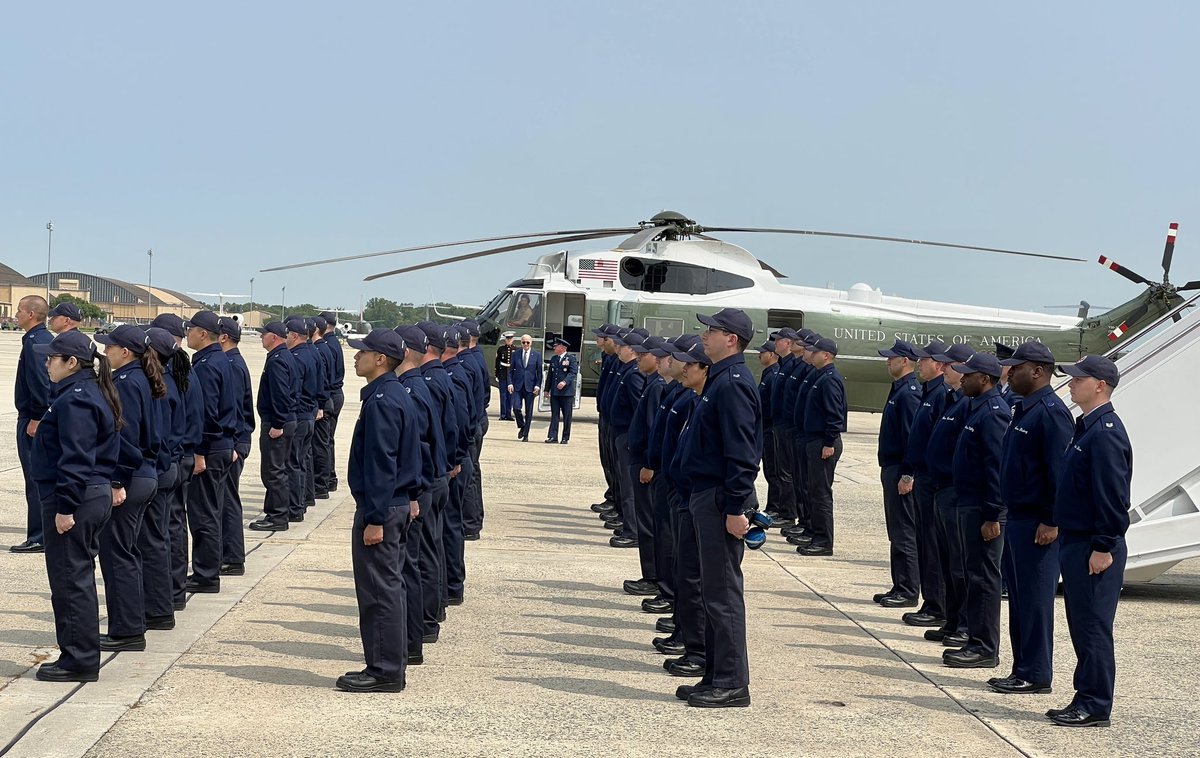 POTUS approaching Air Force personnel at <a href="/Andrews_JBA/">Joint Base Andrews</a> in front of AF1, which recently underwent a maintenance overhaul.