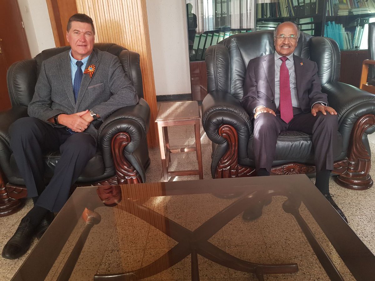 2 мая Посол России в Эритрее Игорь Николаевич Мозго был принят министром иностранных дел Государства Эритрея Османом Салехом.

On May 2, the Russian Ambassador to Eritrea, H.E. Mr. Igor Mozgo, was received by the Minister of Foreign Affairs of  Eritrea, H.E. Mr. Osman Saleh.