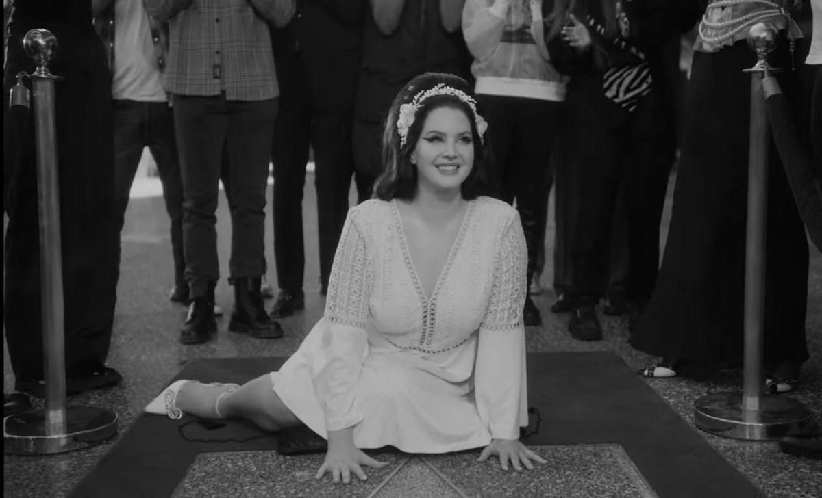 Pop Crave on Twitter "Lana Del Rey in the “Candy Necklace” music video."