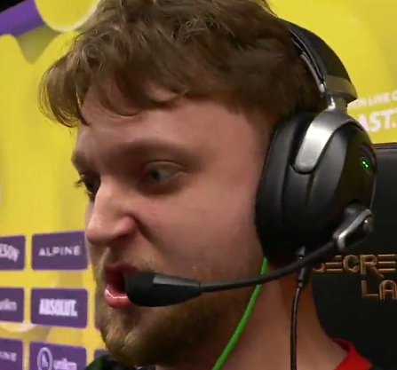 each_f's tweet photo. @Jerrycsgo1 А шо з їбалом? Всє па дамашнєму, патєрь нєт. Кого потеряли - это не наш.🙂 https://t.co/ji2cUvrkCs