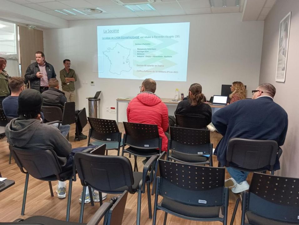 Lyon Échafaudages recrute #AvecPoleemploi Roussillon. 9 candidats vont participer aux tests MRS. #TousMobilises pour réduire les tensions de recrutement