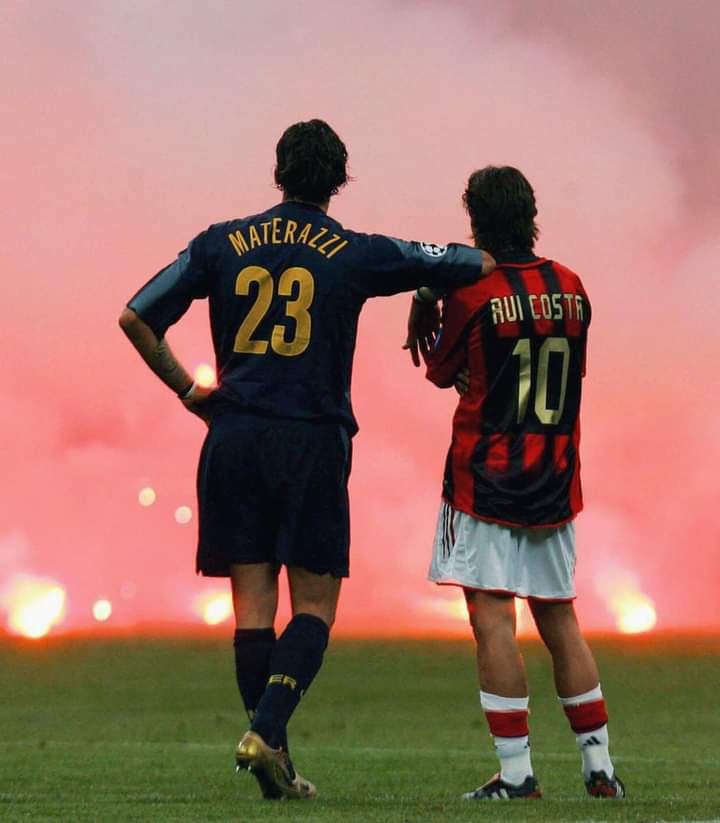 gammaeterno6's tweet photo. Machi sansiro Giuseppe meazza, milano zar9a 💙🖤 https://t.co/Hqq1aeS6pl