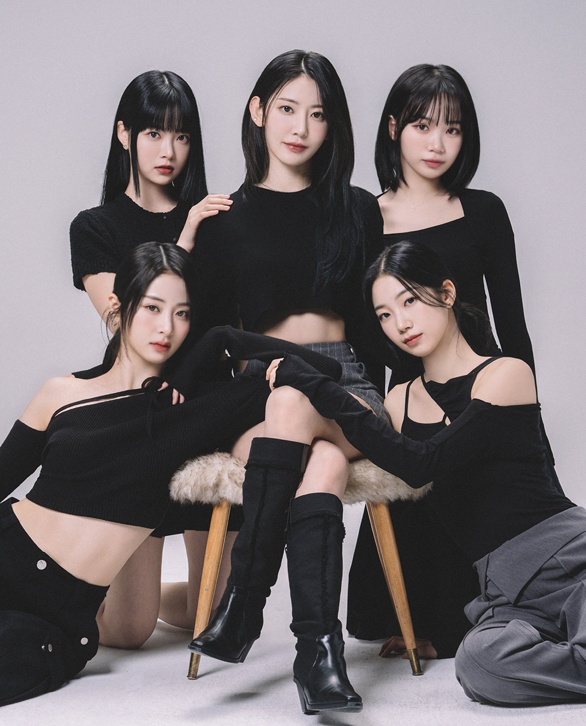 LE SSERAFIM Charts on X: .@le_sserafim reached a new peak of #3 on this  week's Billboard Japan Artist 100, being the HIGHEST peak by a 4th  Generation K-POP Girl Group! 🎉🇯🇵 —