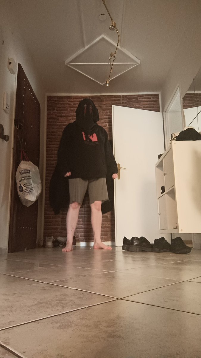 TheMurlOutside's tweet photo. All i wanted was some Mom i throw Up references for a funny meme but this Shit is so much better https://t.co/IHHSM7Y3yP