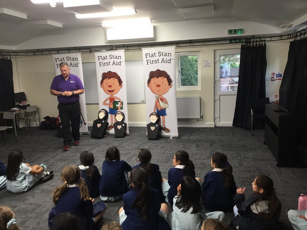 UrsulineYear4's tweet photo. #UrsulineYear3 and #UrsulineYear4 had a great time learning first aid skills with help from Seb #FlatStanFirstAid. A massive thank you to Seb for delivering this amazing workshop at #UrsulinePreparatory today! #UrsulinePSHE https://t.co/aJcIcCMJfl