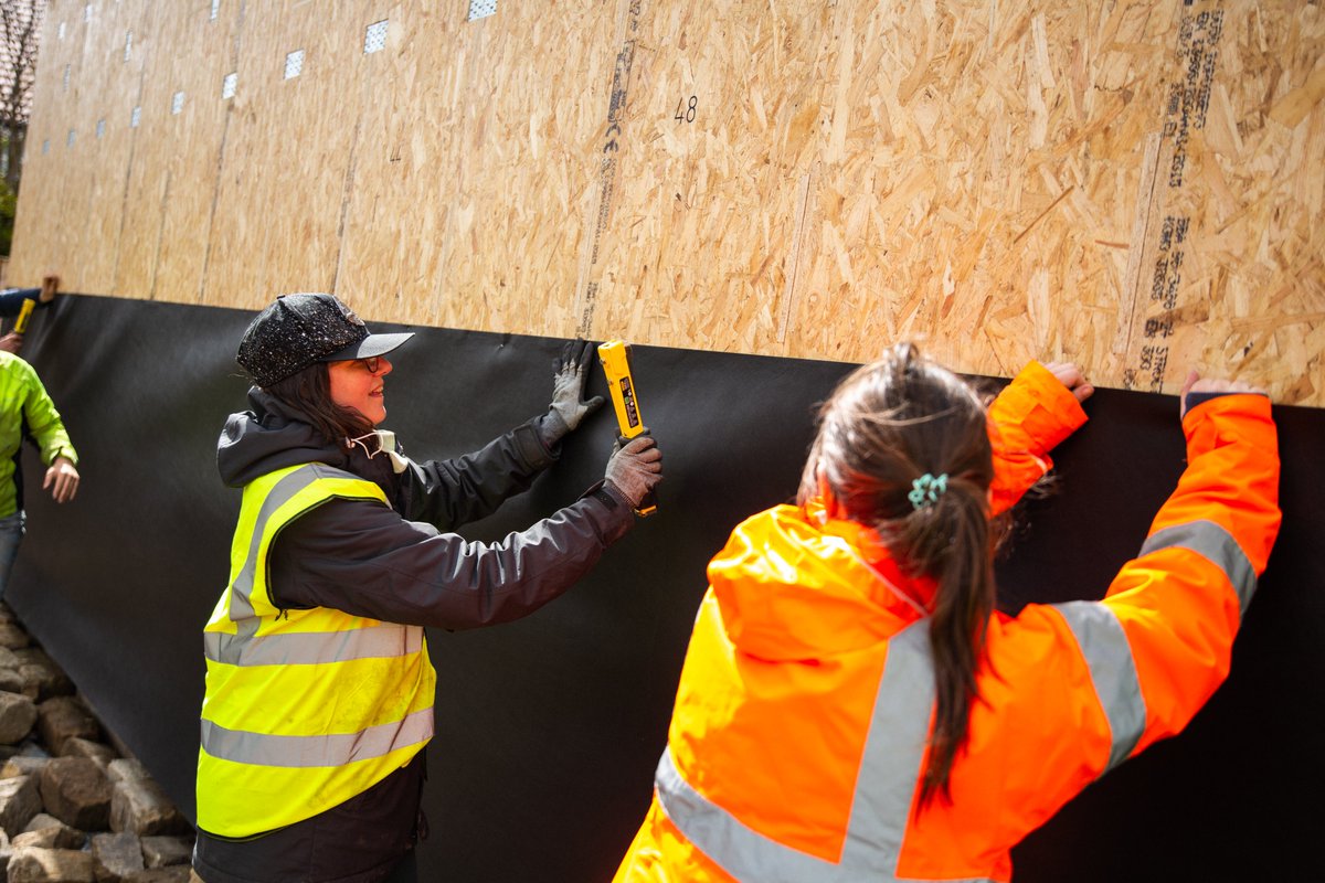 WeCanMakeHomes's tweet photo. Accessible building technology like #BlokBuild's innovative timber cassette system democratises the construction process + enables a non-skilled workforce to get involved. (📷 all by Luke Hallett) https://t.co/PMwlnHcWtf