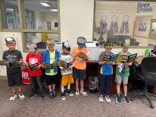 SCE_Principal's tweet photo. Principal Perks: Hearing our awesome 1st graders perform a Reader's Theater from our new reading curriculum. These rock stars have progressed so much in their reading. #FiveStarProud #BenchmarkAdvance #GreatWorkEagles https://t.co/oQtNOK9AWA
