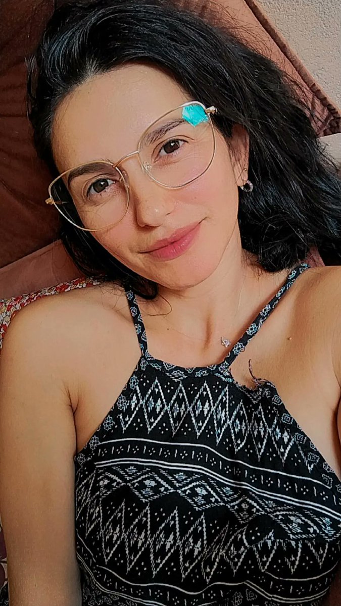 LeoniceMoreir19's tweet photo. Já podia ser final de semana né ☺️😬😬 https://t.co/fkcCbQMCiG