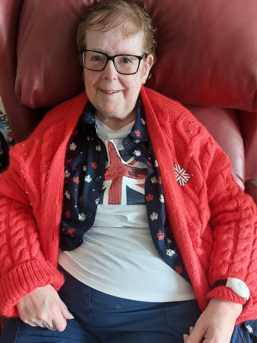 We are loving all the stories and pictures our clients have shared with us from the King's Coronation on Saturday! 😃

Here is our lovely client, Letty, dressed up in her Coronation attire from the weekend. 👑🇬🇧 What a fabulous outfit! 😍 #Coronation