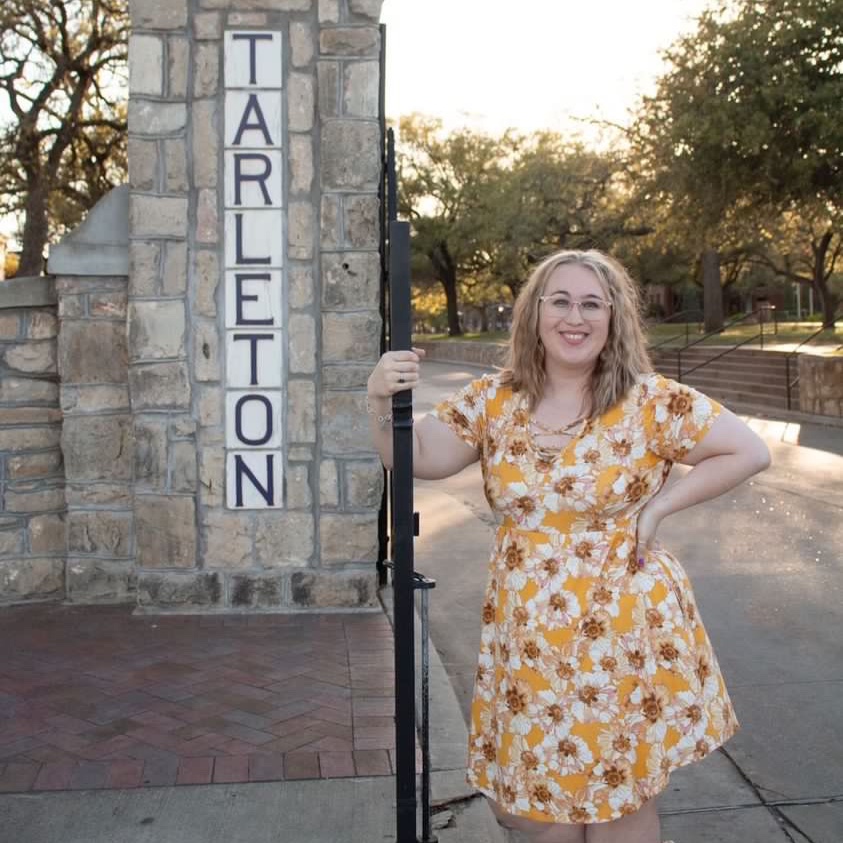 tarletonstudent's tweet photo. Today we are congratulating graduates Cruz Cruz with a industrial technology and business management degree, Haylee Miles and Hannah Carnes in nursing and Hannah Forrest with an elementary education degree!🎉 

#graduation #tarletonstate #tarletonstudents https://t.co/HC8vt0fPUZ