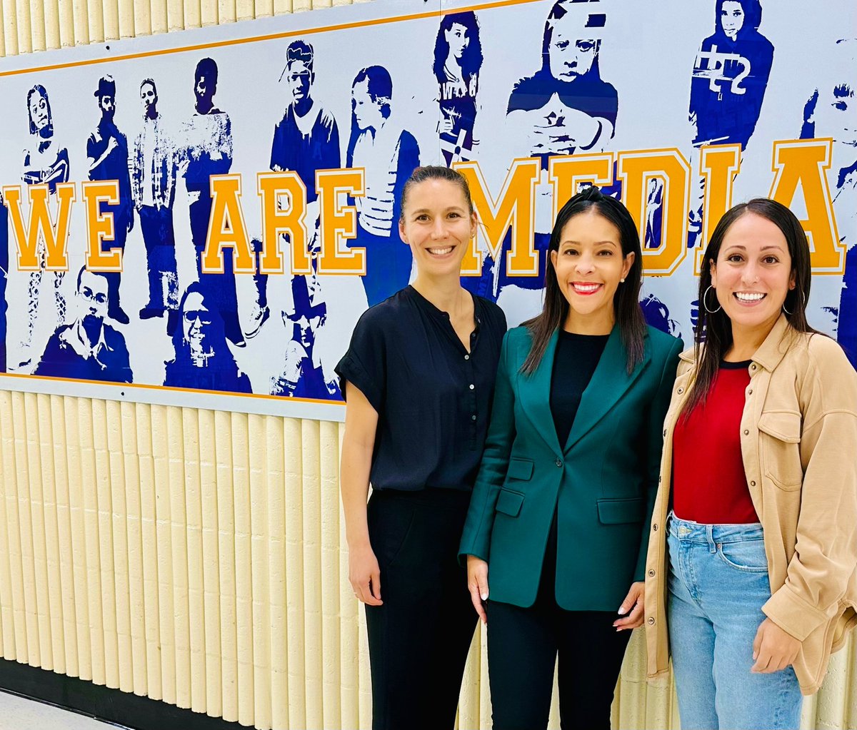 Daphne M. Leroy tweet media