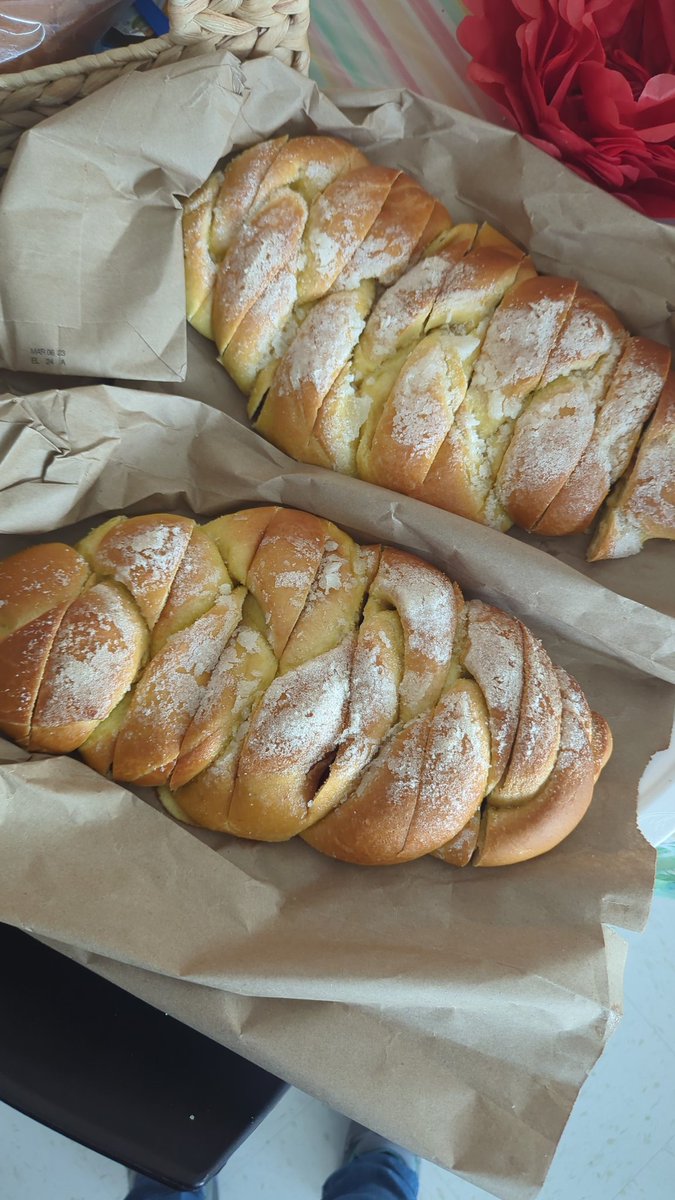 ChristyG1127's tweet photo. @30Q398 @LIDIAJARAMILL15 @nycdistrict30 Day #3 delicious Colombian sweet guava and cheese bread 💕❤️thank you to teachers for all your work!! https://t.co/6FKNh4ZpMH