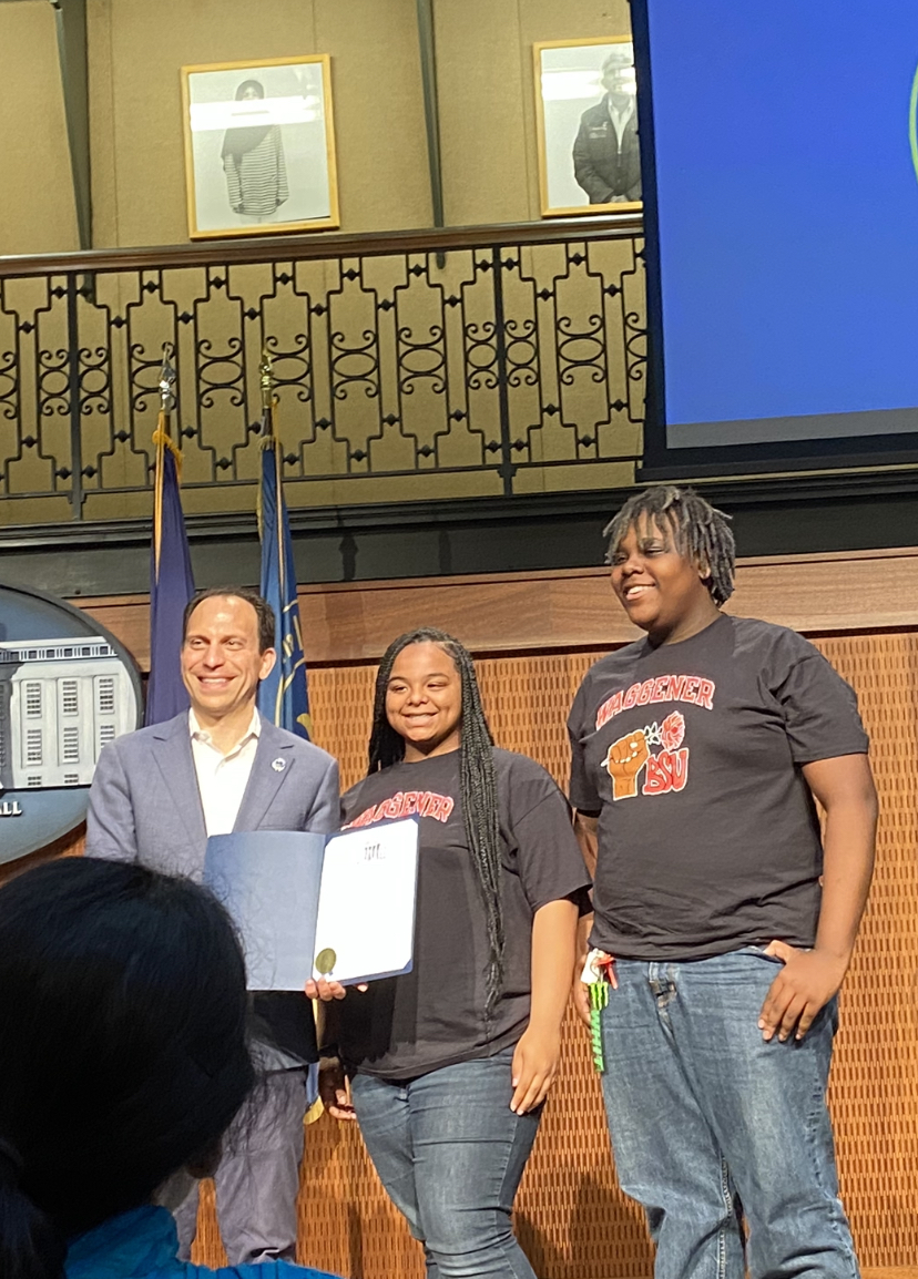 JCPSKY's tweet photo. 🎉 Congratulations @Waggener_JCPS Black Student Union and Justice Now for your work on food justice issues, including proposals to eliminate food apartheids in our city. 

@LouisvilleMayor has noticed! ⬇️ #WeAreJCPS https://t.co/1fIaC0gGif