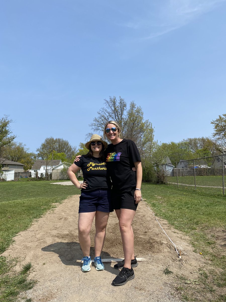 Track and field day at Plymouth! Christie and Zanatta at the long jump pit, 2 years in a row! Thanks <a href="/yandoclass/">Travis Yando</a> <a href="/crowedcrew/">Darren Crowe</a> for organizing <a href="/SchoolPlymouth/">Plymouth School</a>