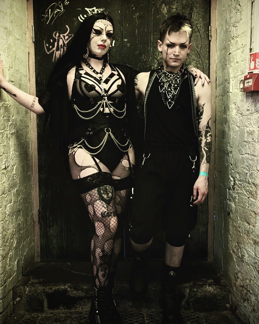 x_ToxicTears's tweet image. Slimelight Looks 🖤✨