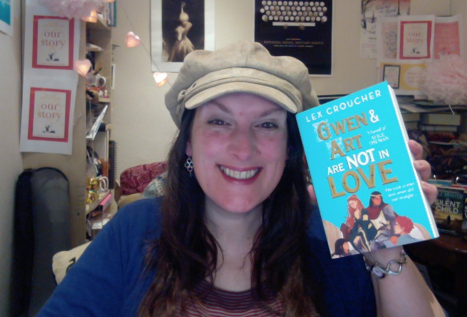 wurdsmyth's tweet photo. We had a fab show! Watch: https://t.co/JcwYMKGiMz (Reviews from 27m 28s)

My #BooksOfTheWeek are:

#GwenAndArtAreNotInLove by @lexcroucher 
#TheStrangerDiaries by @ellygriffiths 
#TakingFlight by @LevParikian 

Book links in next tweet.
(1/3)
#BookTwitter 
#FabNightInChattyThing https://t.co/4EwmjmtZFx
