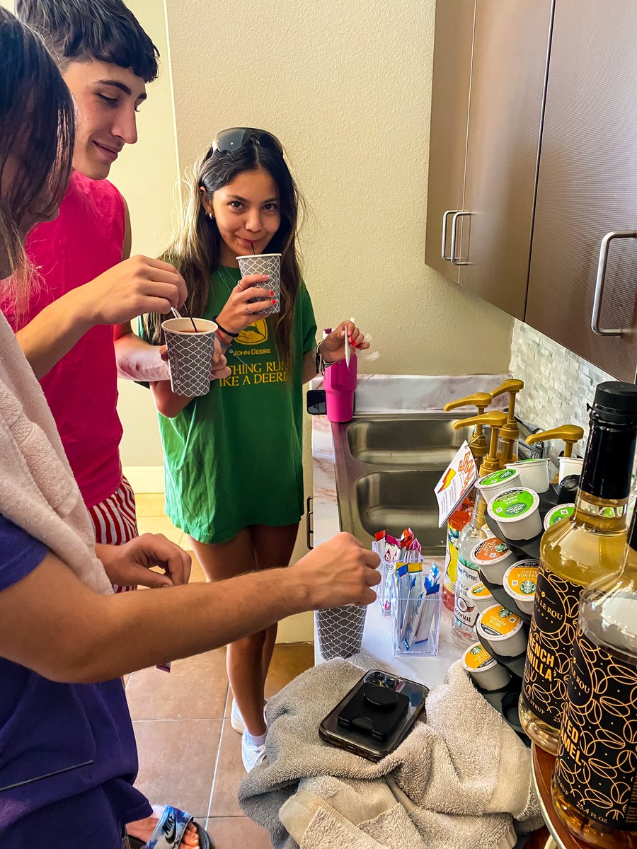 LiveFirstStreet's tweet image. 💧The water bar is OPEN! 🍓Thank you to everyone who came to try out all the different flavor combinations and submited their own recipes! We are so excited to continue adding to this amenity so you can sip all summer long ☀️🧉Follow us to stay up to date on upcoming events! 🏠