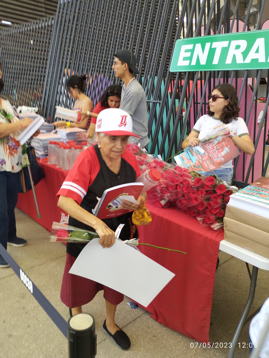 jollas28's tweet photo. @HarpEstadio 83 años y siempre @DiablosRojosMX https://t.co/QWMRocn9uB