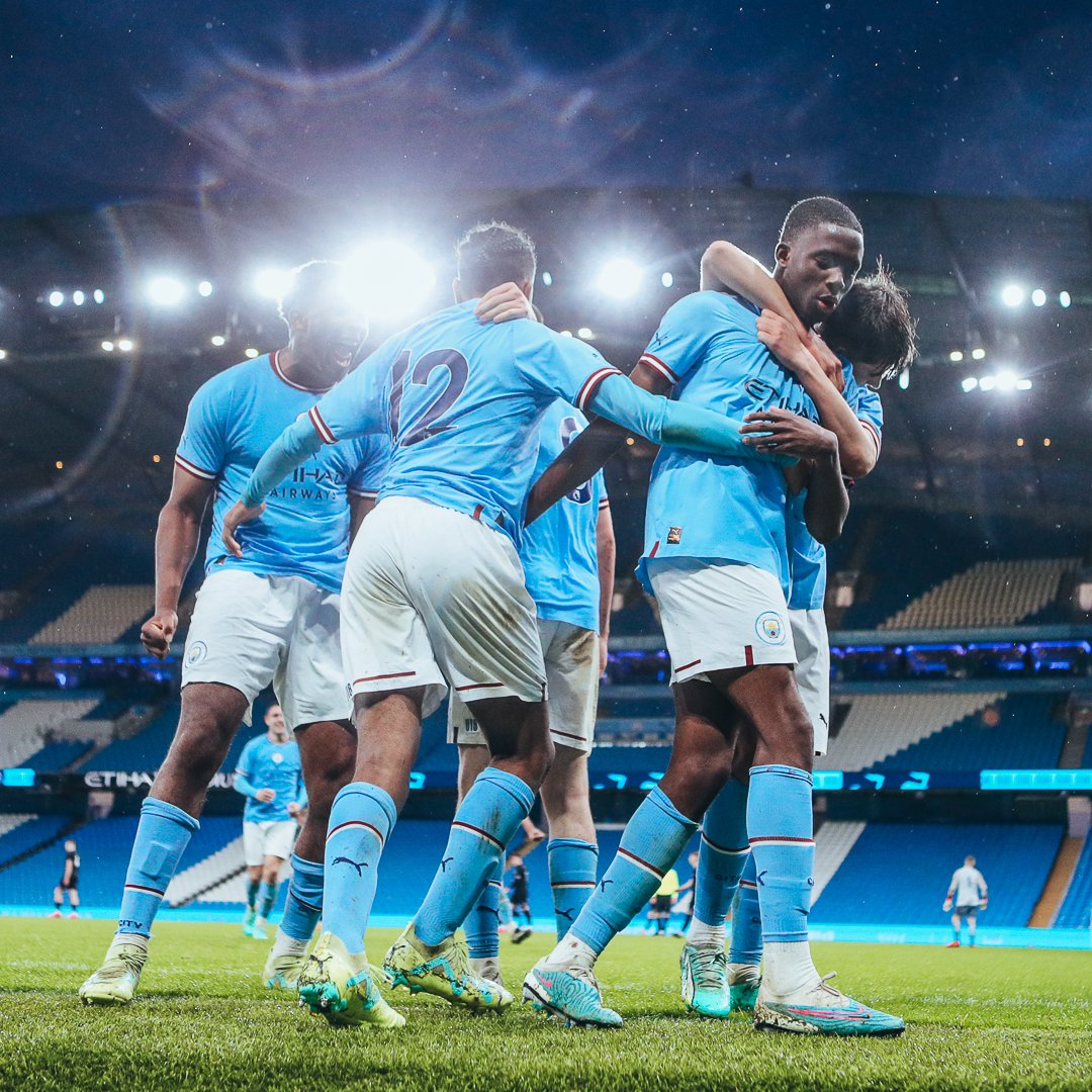 ManCityAcademy's tweet photo. FULL-TIME | WE ARE THE #U18PL NATIONAL CHAMPIONS!!! 🏆

🔵 2-1 ⚒️ #ManCity https://t.co/68jJJUMNF9