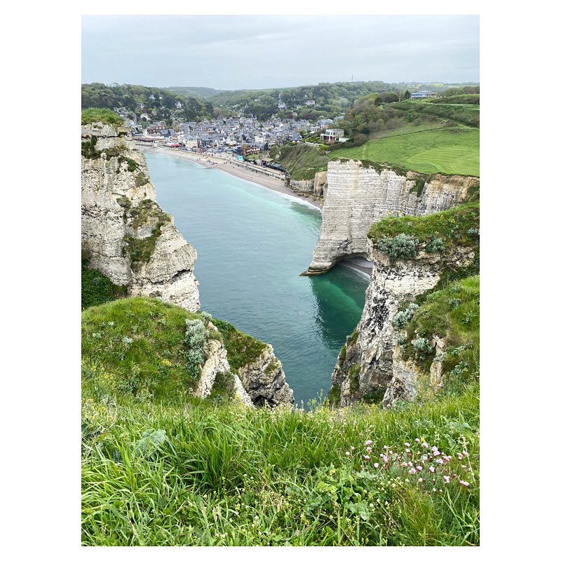 Etretat
6.5.23

#etretat #normandie #normandie_tourisme #igersfrance #igersnormandie #seinemaritime #amazingview #wipplay #grainedephotographe #legoutdesfollowers #reponsesphoto #woofermagazine #fisheyelemag #seaphotography #seascapes #seascape_lovers #inmyeyes #mypointofview