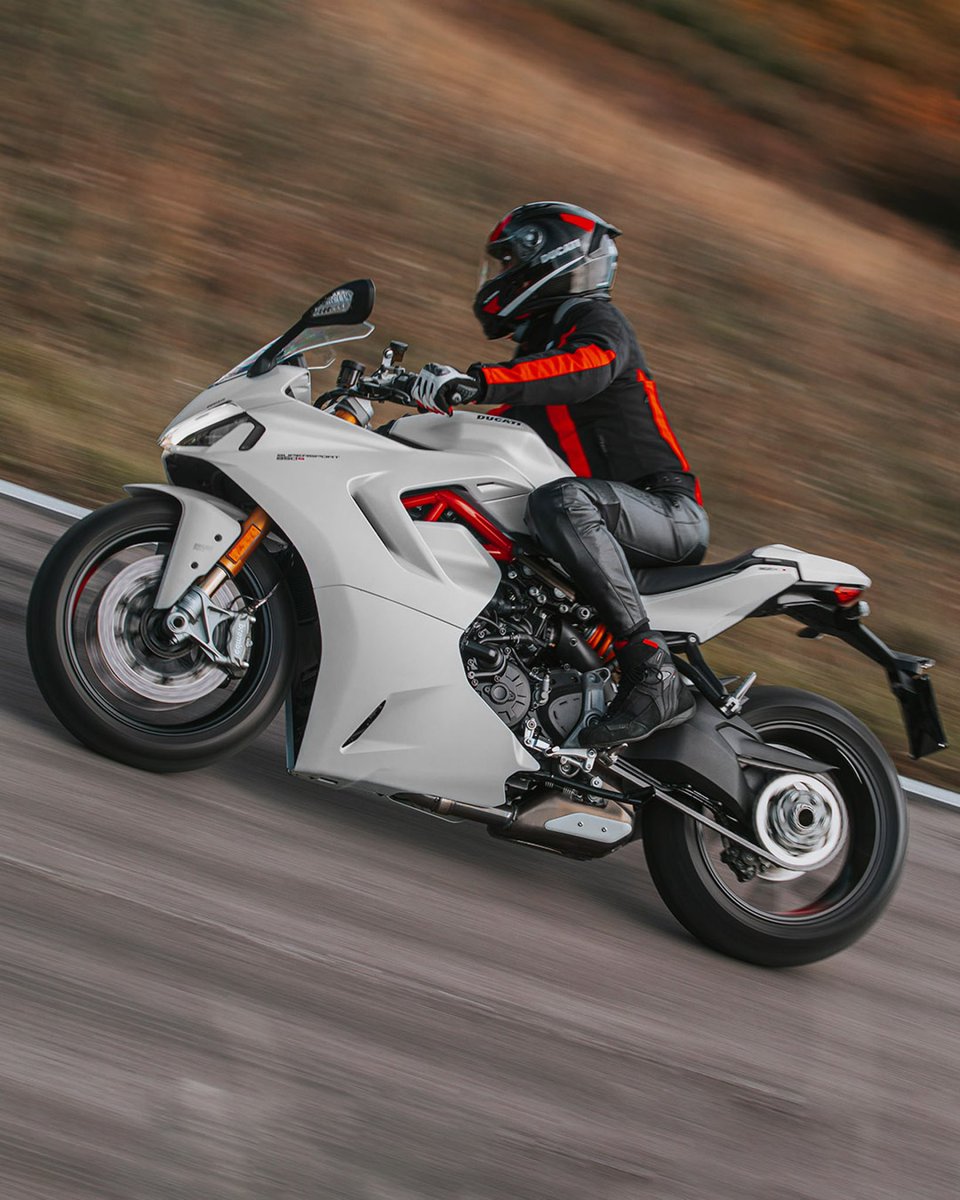 MexicoDucati's tweet photo. Experimenta emociones deportivas en pista y en carretera: https://t.co/25aMCUdWEl

#SuperSport950 #Ducati #DucatiMx #YourWayToSport https://t.co/NzBwtYKg9A