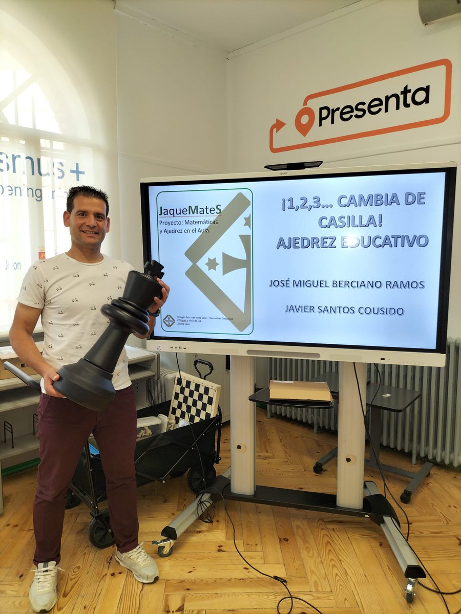 Colegiojuancruz's tweet photo. ♟️ Ajedrez Educativo.
Nuestros profes José Miguel y Javier terminan hoy el curso “ 1,2,3 …¡ cambia de casilla!. Ajedrez educativo” que han impartido estos días en el @CFIEdeLeon para docentes de la ciudad y provincia. 👏👏#profesqueenseñanaotrosprofes 😍 #leonesp https://t.co/sXEhPENsQw