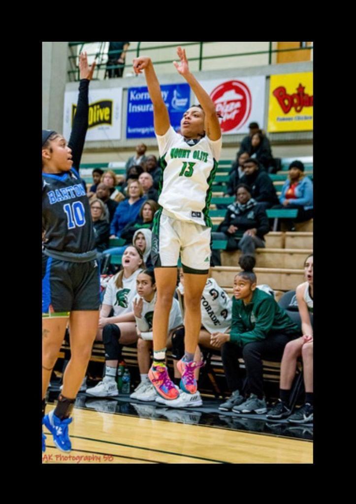 Welcome to the Mariners family, Makayla Kimble!

The 2nd UMO Trojan (NCAA Div II) to transfer to <a href="/VIUniversity/">VIU</a>, <a href="/bucketsx_/">Makayla Kimble</a> brings a veteran backcourt presence, solid fundamentals, athleticism, &amp; lockdown ability to VIU. Welcome to the West Coast! <a href="/VIUniversity/">VIU</a> <a href="/AllCdnSportsNet/">All-Canadian Sports Network</a>