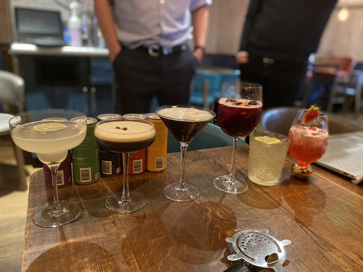 Poojipants's tweet photo. Pitch meetings for @drinkmocktails are always great when you’re meeting with a fab former work colleague. We hope he liked our Mocktails 🤞🏽 #drinkmocktails #hospitalitysolution #readytodrink #readytoserve https://t.co/JlJhpczfB6