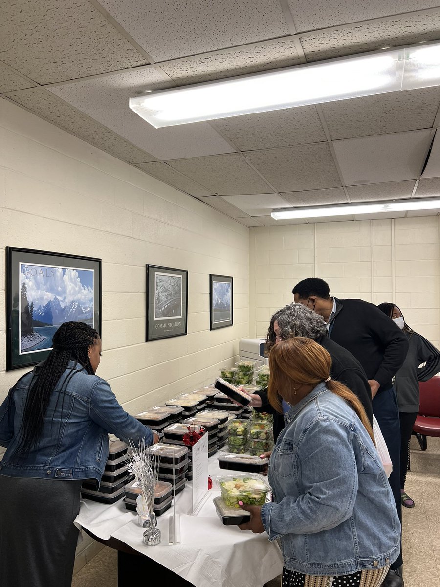 Oxon Hill Middle School tweet media