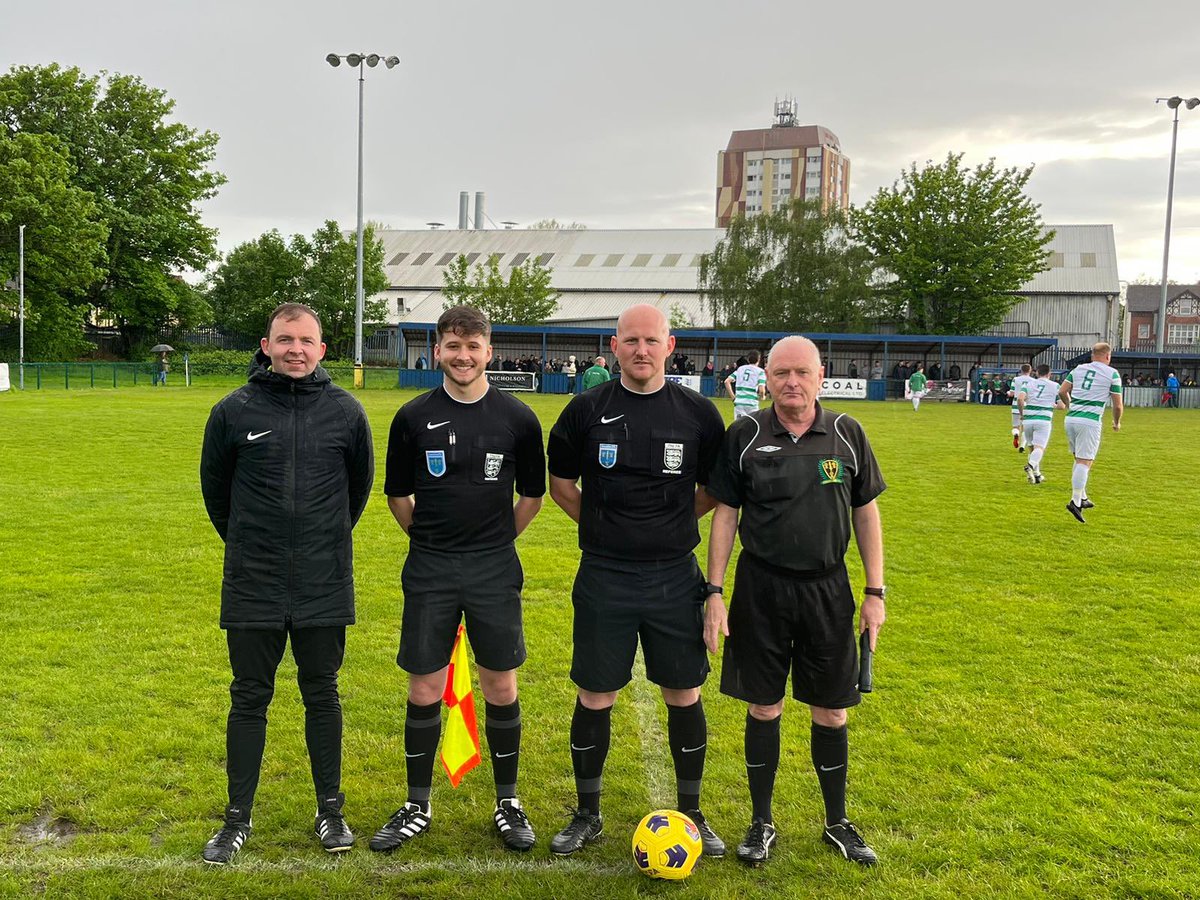 wirralfareferee's tweet photo. Match Officials Wirral District Sunday Premier Cup Final 

Referee:       Liam Ashcroft 
Assistant:    Tom Harland 
Assistant:     Ken Taylor 
4th Official:  Peter Gibbons 

Beechwood FC v Dock FC https://t.co/WUvyjP2COQ