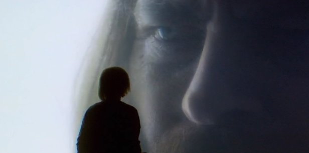 Si os gustan los multiversos, las teorías conspiranoicas, simulaciones y asesinatos no te puedes perder la miniserie DEVS, un rompecabezas hipnótico y estimulante del director de EX MACHINA en el que da gusto perderse. 8 episodios que duran un pestañeo. La tenéis en Disney+