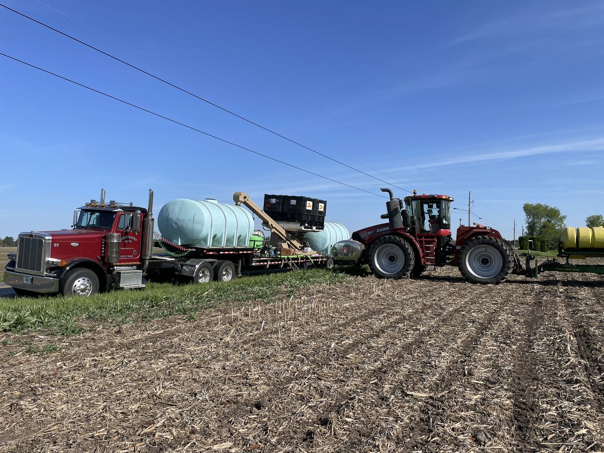 MSUMann's tweet image. Smart corn trial in the ground today! Excited to keep an eye on it throughout the growing season! Exciting things on the horizon for @Asgrow_DEKALB @DKCAS_MI #Bayer4MI #WinningHasRoots #Preceon