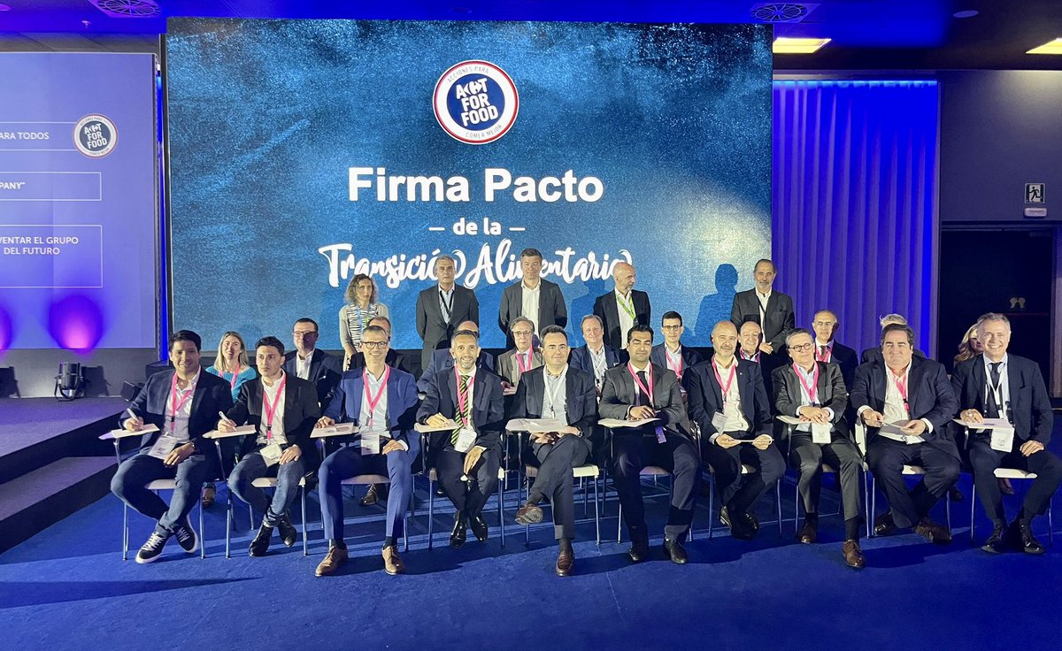 Pernod_RicardES's tweet photo. Nos sumamos al Gran Pacto de Transición Alimentaria de @CarrefourES, un pacto que cumple su segundo año y que tiene como objetivo unir fuerzas para trabajar juntos por ofrecer opciones saludables y responsables con el medio ambiente.
#TransicionAlimentaria #GoodTimesGoodPlace https://t.co/XMydblT78G
