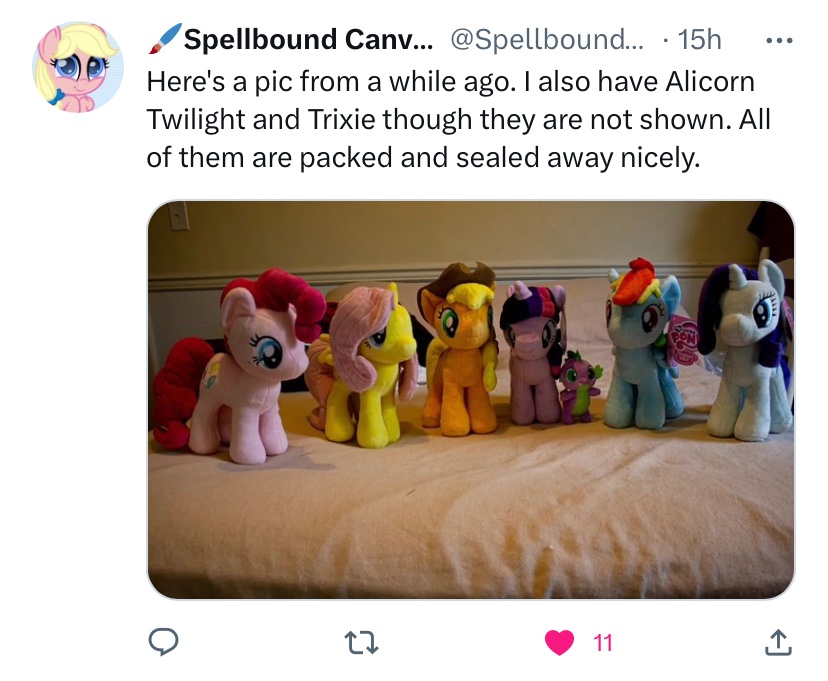 FetchSmile's tweet image. Everyone else’s pony plushes vs mine☠️