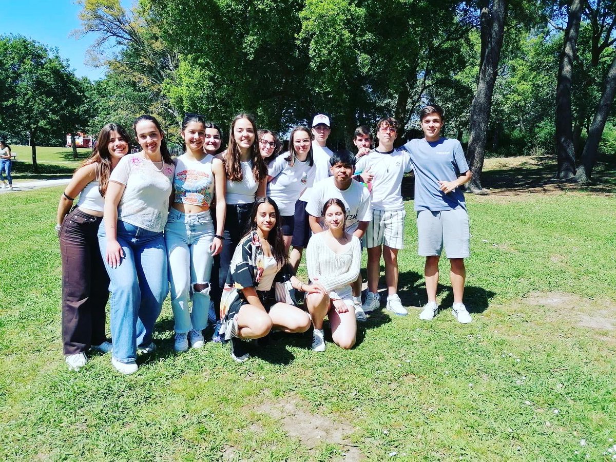 fib_ies's tweet photo. 🇪🇺Continuem treballant per un turisme sostenible amb el nostre projecte #erasmusplus a Portugal🇪🇺 Compartint experiències amb els nostres socis europeus 🇮🇹🇫🇷🇵🇹 @iisleonardodavincinittipz @sepie_gob sepie_gob @gvaeducacio @educaciongob #soyerasmus #erasmuslife🌍 #erasmusdays https://t.co/iTozlxbh53