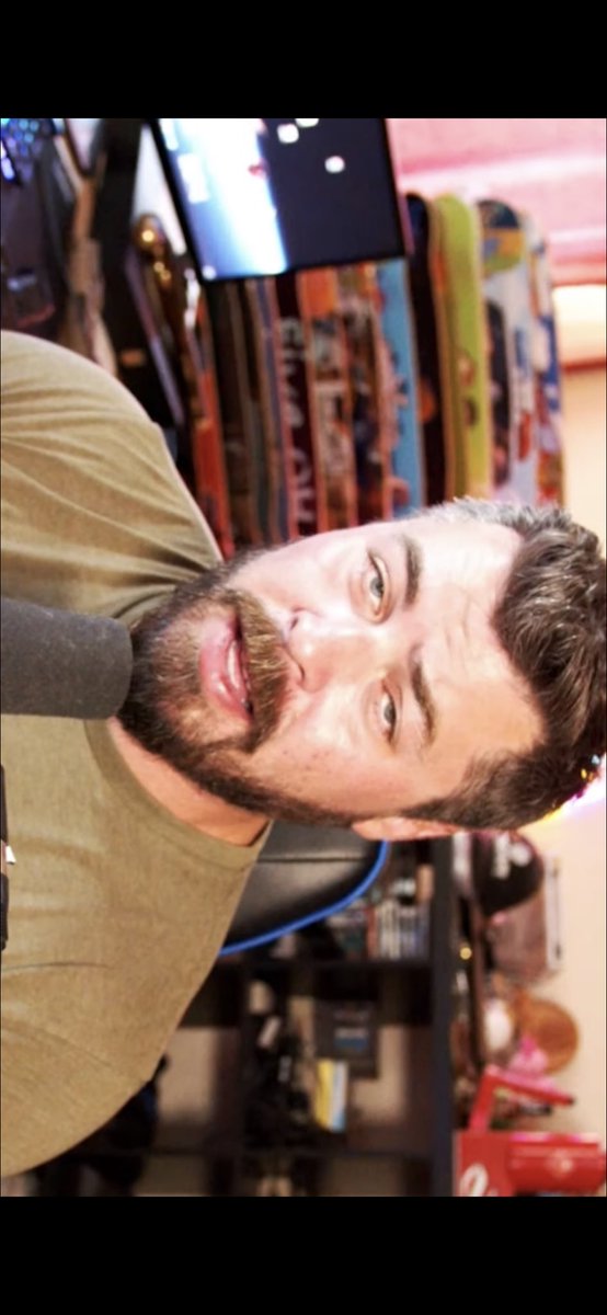 itsgetrite's tweet image. Pretty nice picture for YouTube to start buffering on @DonutOperator