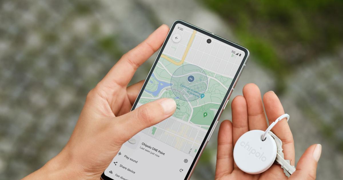 engadget's tweet photo. Chipolo's new item trackers are basically AirTags for Android https://t.co/9AKESNKuy6 https://t.co/XnPkJY2iOv