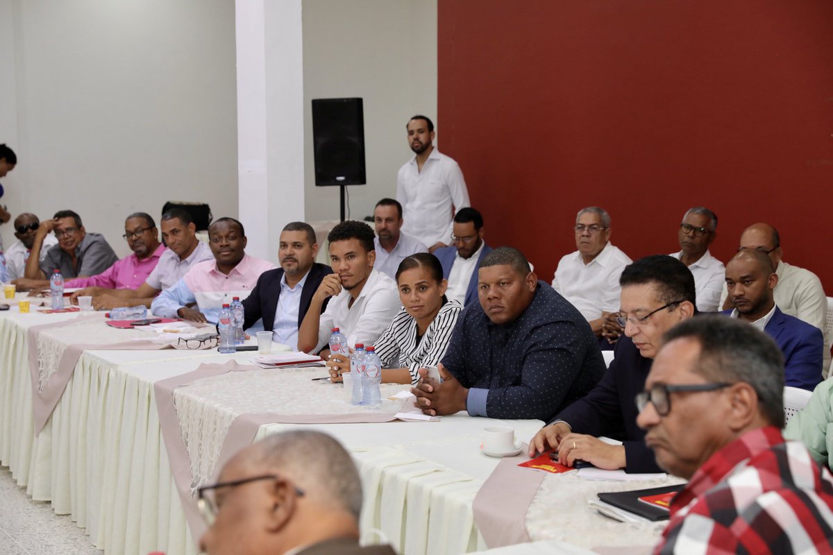 PartidoPRSC's tweet photo. Reunión de coordinadores del #PRSC donde se conocieron los avances de los trabajos de reorganización de las estructuras partidarias y de la conformación de las boletas para las elecciones municipales de febrero del 2024. https://t.co/1otAWSa5x0