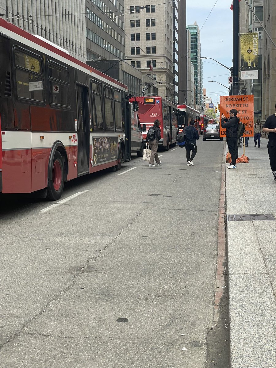 Friends <a href="/TTChelps/">TTC Customer Service</a> <a href="/TTCnotices/">TTC Service Alerts</a> <a href="/TTCNewsroom/">TTC Media Relations 📰🚌🚋🚈</a> <a href="/cityoftoronto/">City of Toronto 🇨🇦</a> Queen is closed, king hasn’t moved in 15 mins. If there’s no infrastructure to get us moving about the city, how do you expect to revitalize the downtown core! #ttc #ontarioline