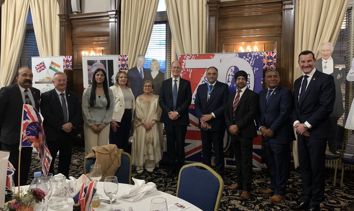 Great to have nine DLs with me at tonight’s Yorkshire Sikh Forum Dinner to mark the Coronation of King Charles III and Queen Camilla with @HSWestYorkshire @LordMayorBD. Congratulations to Chairman Nirmal Singh MBE and his Committee for organising this event #Coronation